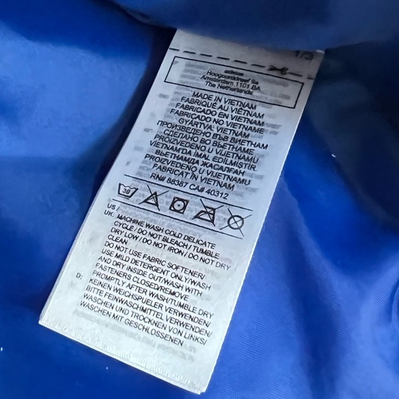 New Adidas BACK TO SPORT LITE INSULATED JACKET size large - Picture 10 of 13